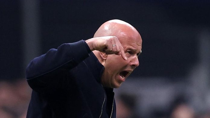 Arne Slot Pede Banget Liverpool Bisa Singkirkan Galatasaray