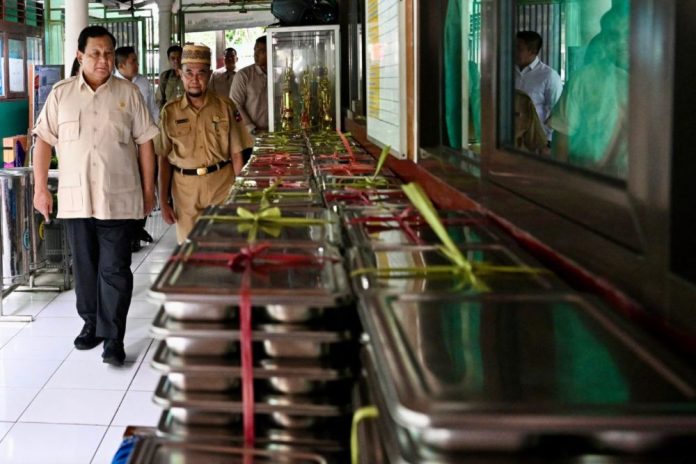 Dalih Prabowo Pertahankan MBG saat Ada Kekhawatiran Defisit APBN Lampaui 3%