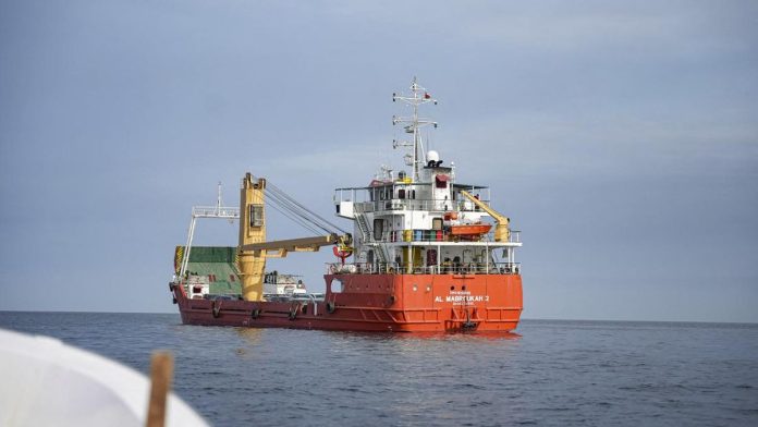 Kebal Blokade Trump, Kapal Iran Masih Lewat Hormuz Pakai Jalur Rahasia