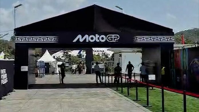 Suasana Paddock Sirkuit Pertamina Mandalika Jelang Sprint Race